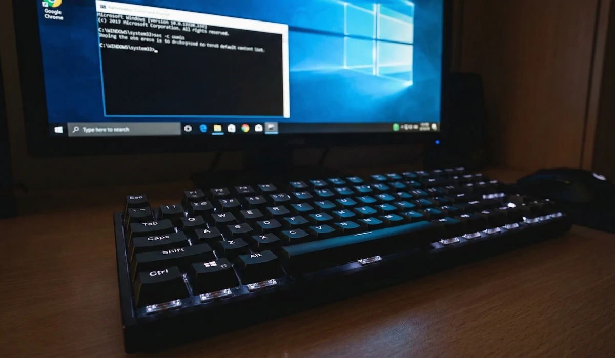 Skróty klawiaturowe w Windows 11. Jak przestać walczyć z pulpitem i zacząć pracować